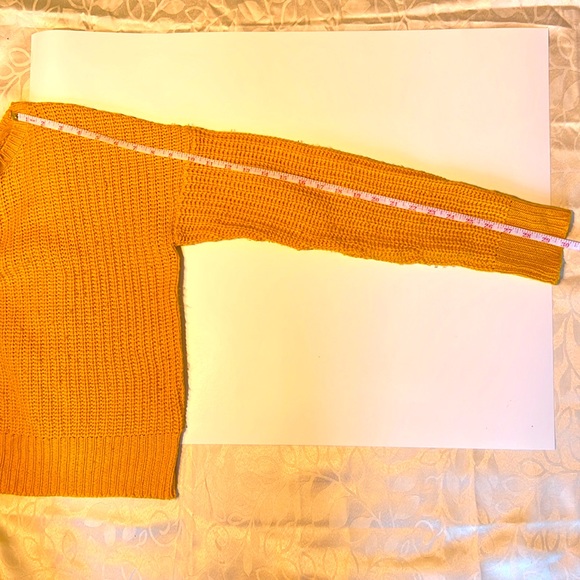 Arden Basic S Wide Sweater good for M Size Knitted LongSleeves for AnyOccasions - Picture 9 of 10